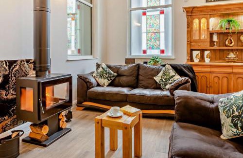 Barnstaple House | Little Chapel