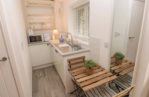 Cowbridge Cottage | LITTLE CLOUD, romantic, character holiday cottage in Cowbridge