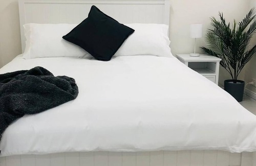 Greenwell Point House | "Little Comarong" 1 Bed Unit in Greenwell Point. Close to water