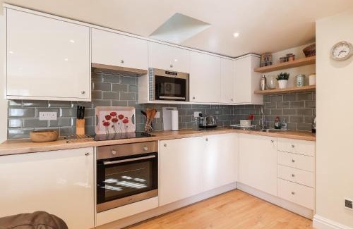 Upton St. Leonards House | Little Cottage - Uk49275