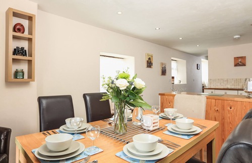 Dartmouth Cottage | Little Cotton Barn