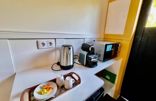 Santo da Serra House | Little country cottage, quiet, peaceful, walk to golf, SLEEPS 3