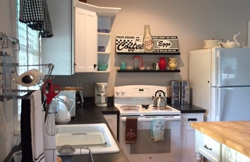 Covington Cottage | Little Cozy Cottage near Greenbrier (PGA) and Homestead and local Fly fishing