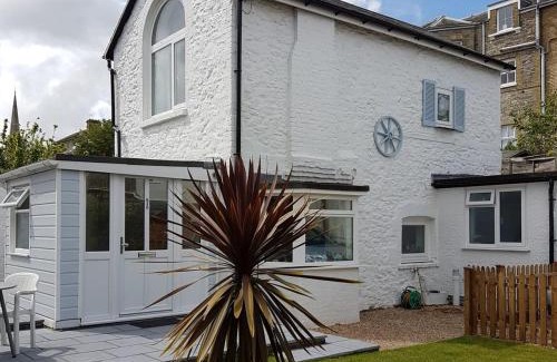 Ryde House | Little Dover Cottage