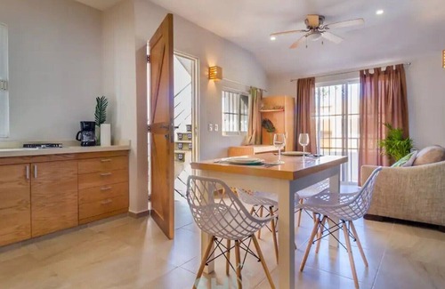 Tohoku Villa | Little escape in little Hollywood for 2!