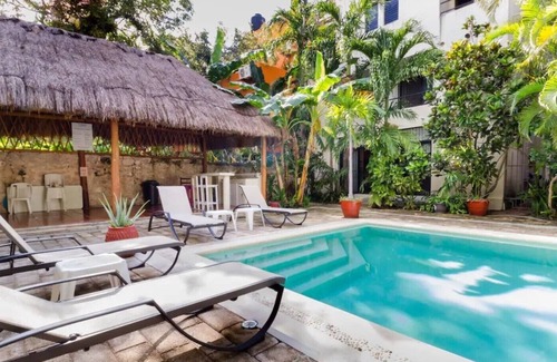 Tohoku Villa | Little escape in little Hollywood for 2!