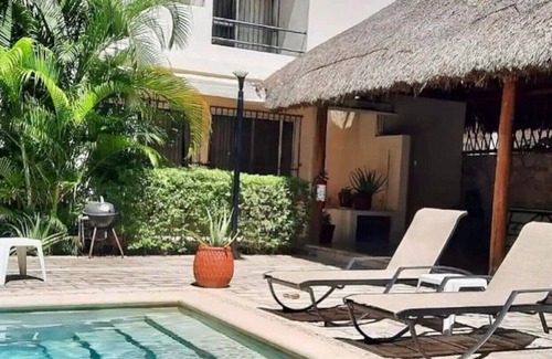 Tohoku Villa | Little escape in little Hollywood for 2!
