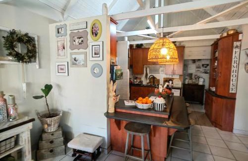 Aston Bay House | Little Flamingo Familia