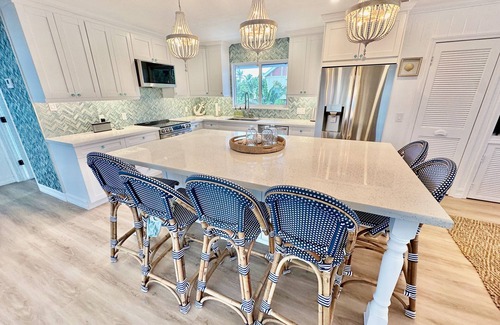 Placida House | Little Gasparilla Island: Luxurious Bungalow, Private Beach, Fishing, Family