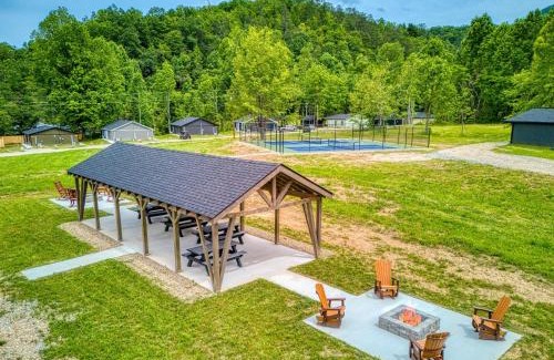 Cosby House | Little Gem Cabin-Pickleball Court, Creek, WIFI, Mountain Views, Starting at 79"