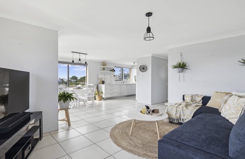 Coffs Harbour House | LITTLE GEM, TOP NOTCH