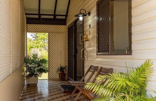 Forster Villa | Little Goldens at Fay's