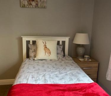 Woodhall Spa House | Little Hare Lodge - Spacious 2 bedroom attached bungalow