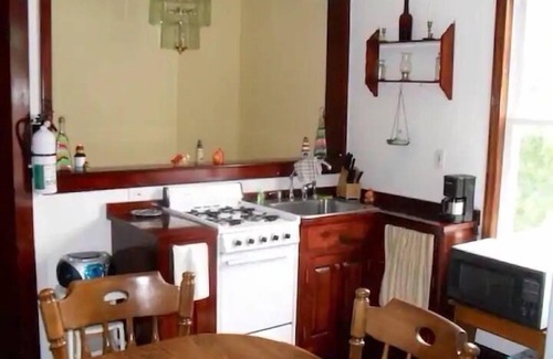 Highlands House | Little Haven (B) — Bungalows, Private Beach