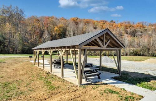 Cosby House | Little Haven Cottage-Pickleball Court, Creek, WIFI, Mountain Views, Starting at 79"