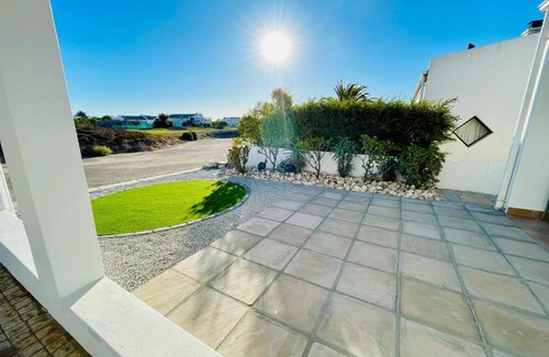 Shelley Point House | Little Haven