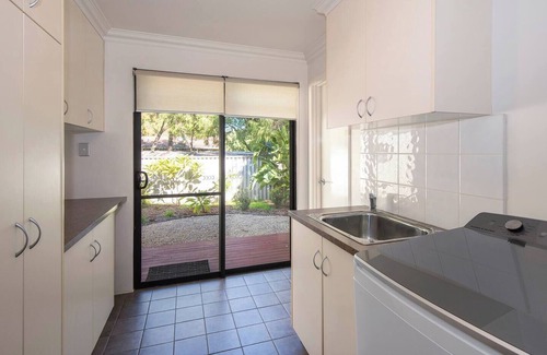 Abbey House | Little Herring- Ducted AC/heating, Secure yard