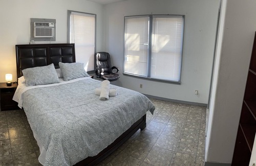 Northwest Los Angeles Heights House | Little house 6 mins from Downtown San Antonio