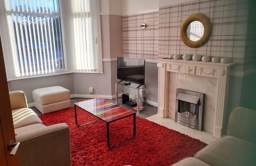 Birkenhead Apartment | Little house by the park