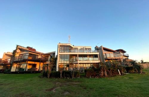 Jeffreys Bay House | Little House on Supers