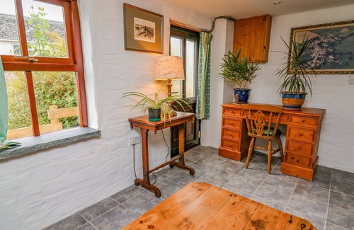 Llanboidy Cottage | LITTLE HOUSE, pet friendly, character holiday cottage in Llanboidy