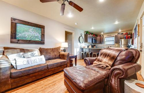 Lampe House | Little Indian Resort Cabin Pool and Walk to Lake!