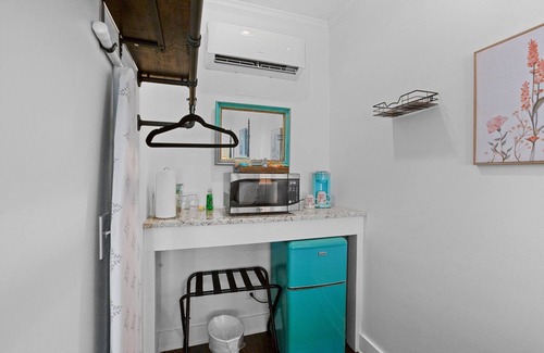 Washington Hotel | Little Inn on Main 214 West Main Street