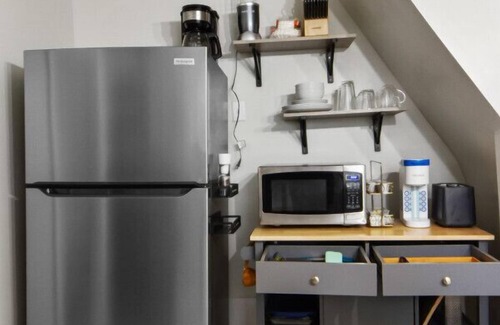 Little Italy Apartment | Little Italy Apt. Case Western & Cleveland Clinic