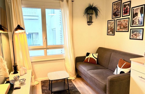 Gorge de Loup Apartment | Little Italy - Studio fourvière - quais de saône Lyon 9