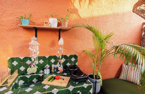 Jumeirah Apartment | Little Jaipur Jumeirah Garden Guestroom walking distance to the beach
