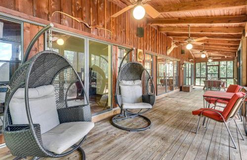 Welaka House | Little Lake George Hideaway with Furnished Boathouse