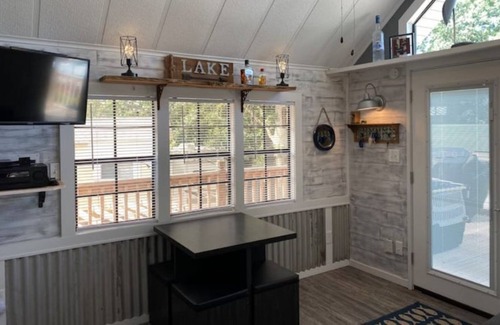 New London House | Little Lake Getaway at Badin Shores Resort