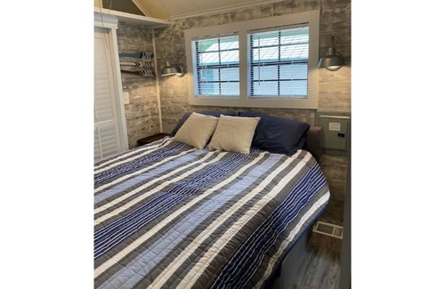 New London House | Little Lake Getaway at Badin Shores Resort
