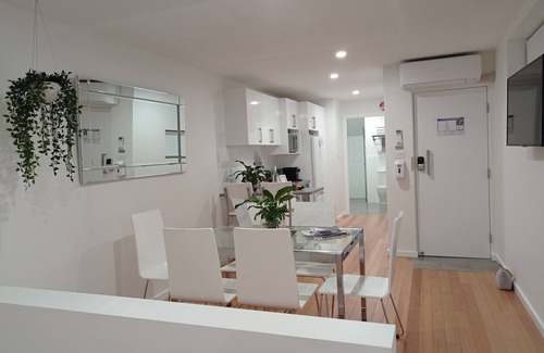 Barrack Point Apartment | 'LITTLE LAKE LODGE' - on Warilla Beach/Little Lake