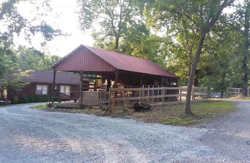 Albemarle Cabin | Little Log Cabin Near the Lake!