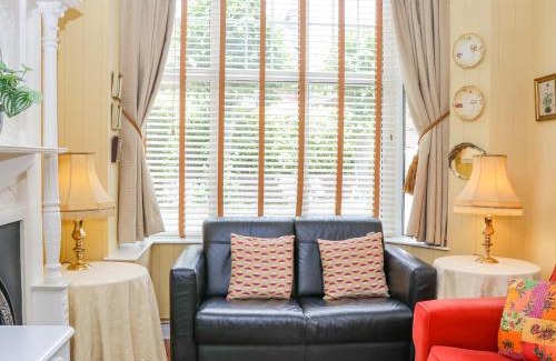 Ninfield House | Little London