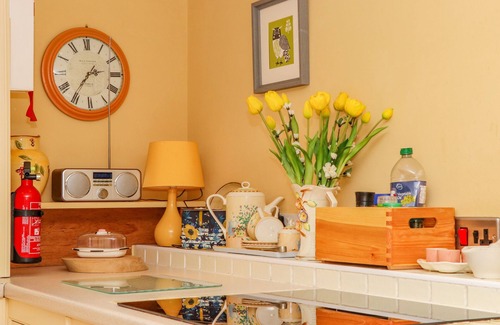 Ninfield Cottage | LITTLE LONDON, pet friendly, character holiday cottage in Ninfield