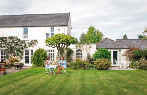 Cheltenham Bed & Breakfast | Little Manor