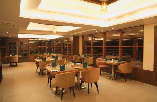 Sidhpur Hotel | Little Mastiff Dharamshala Airport