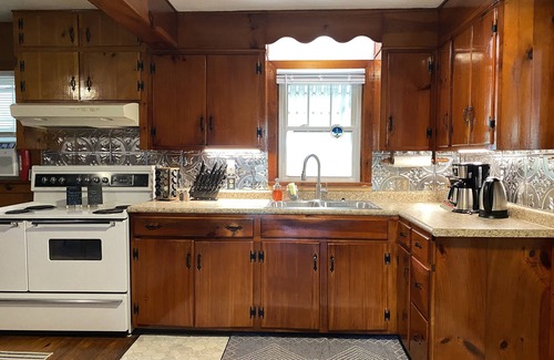 Woodstock House | Little Mountain Farm House w/North Mountain View