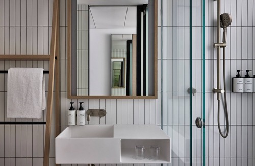 Newcastle Hotel | Little National Hotel Newcastle