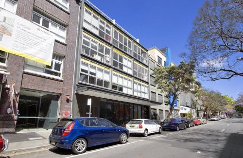 Darlinghurst Apartment | Little New York on Riley - Executive 1BR Darlinghurst Apartment with New York Laneway Feel
