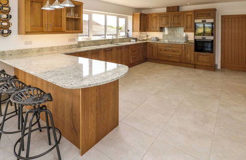 Whitland Cottage | Little Pale