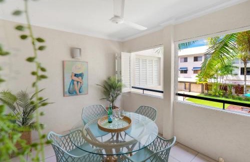 Manoora Apartment | Little Palm- 2 Bedroom Tropical Escape