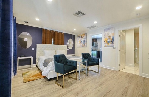 Tahquitz River Estates Hotel | Little Paradise Hotel