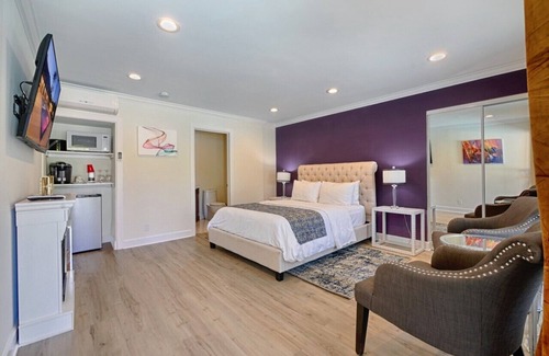 Tahquitz River Estates Hotel | Little Paradise Hotel
