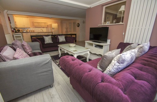 Brighton House | Little Paris Parking by Brighton Holiday Lets