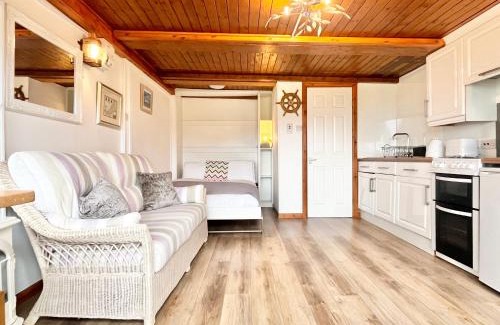 Newlyn House | Little Penkernick- Newlyn with parking