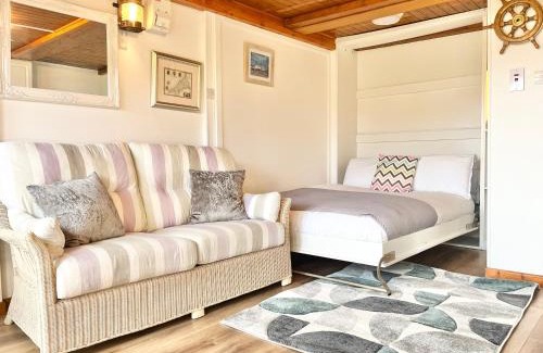 Newlyn House | Little Penkernick- Newlyn with parking