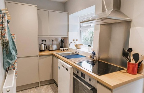 Ogden House | LITTLE RED HOLIDAY HOME/Luxe 2 bed accommodation in Halifax/West Yorkshire